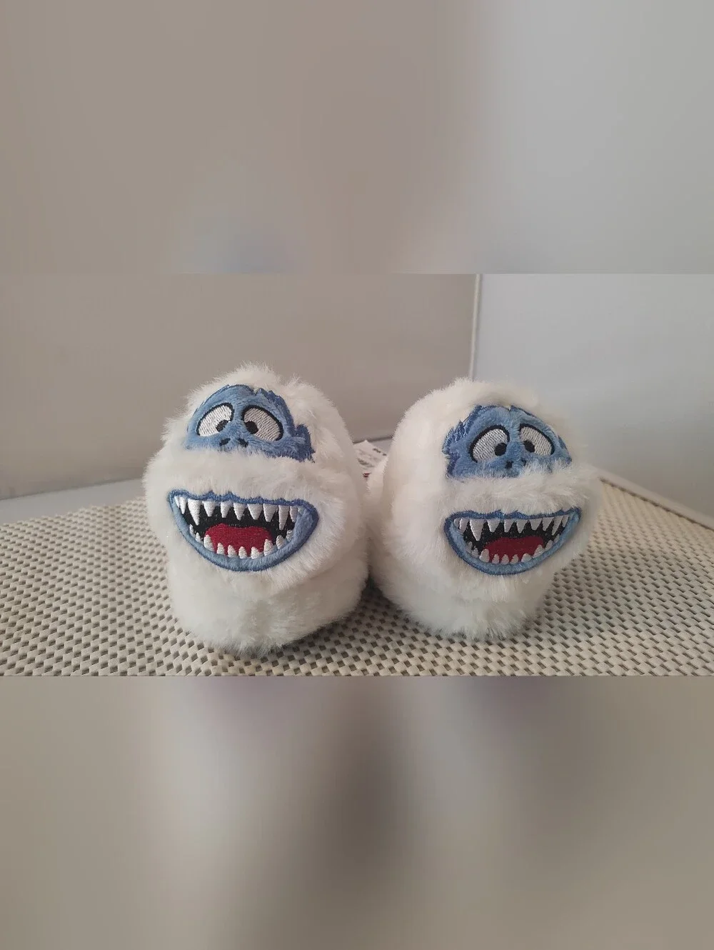 Toddler Size 2 Slippers Yeti Snowman Plush NWT